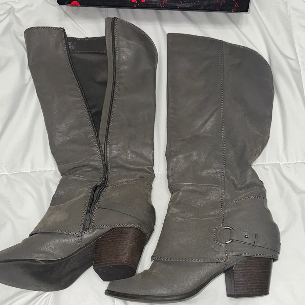Stylish FERGALICIOUS Gray Leather Knee-High Boots